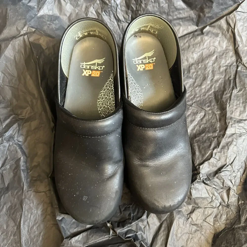 Dansko XP 2.0 Clogs Black Leather 39